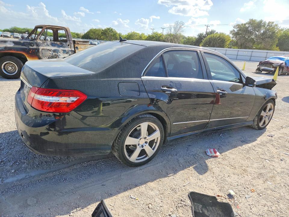 2010 Mercedes-benz E მანქანა იყიდება აუქციონზე, vin: WDDHF5GB2AA243574, აუქციონის ნომერი: 67737206