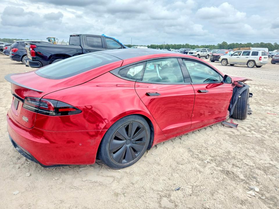 67469446 :رقم المزاد ، 5YJSA1E66NF496696 vin ، 2022 Tesla Model S مزاد بيع