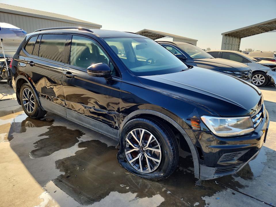 Продажа на аукционе авто 2021 Volkswagen Tiguan, vin: 3VV1B7AX0MM121215, номер лота: 69182716