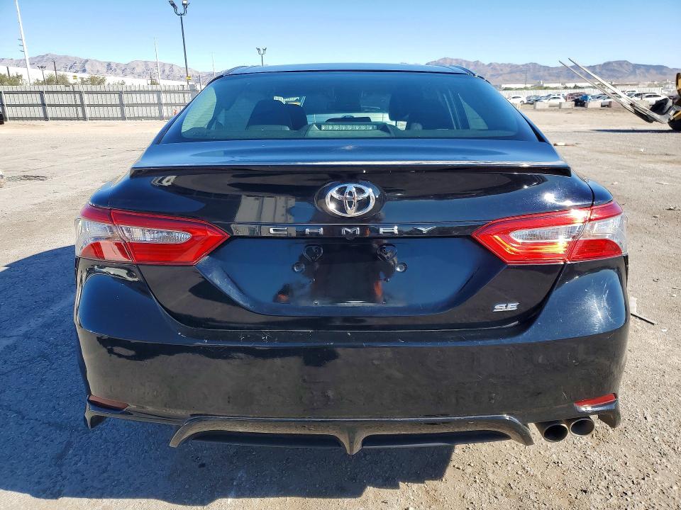 Продаж на аукціоні авто 2018 Toyota Camry, vin: 4T1B11HKXJU127703, номер лоту: 68244986