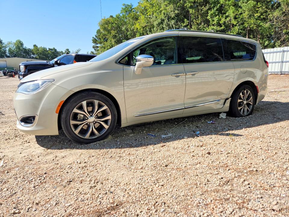 69175276 :رقم المزاد ، 2C4RC1GG3KR644267 vin ، 2019 Chrysler Pacifica مزاد بيع