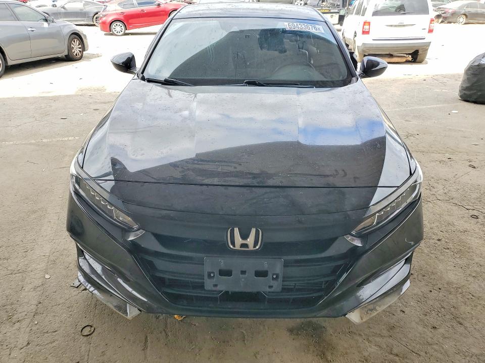 Продажа на аукционе авто 2018 Honda Accord, vin: 1HGCV1F39JA183997, номер лота: 69433676
