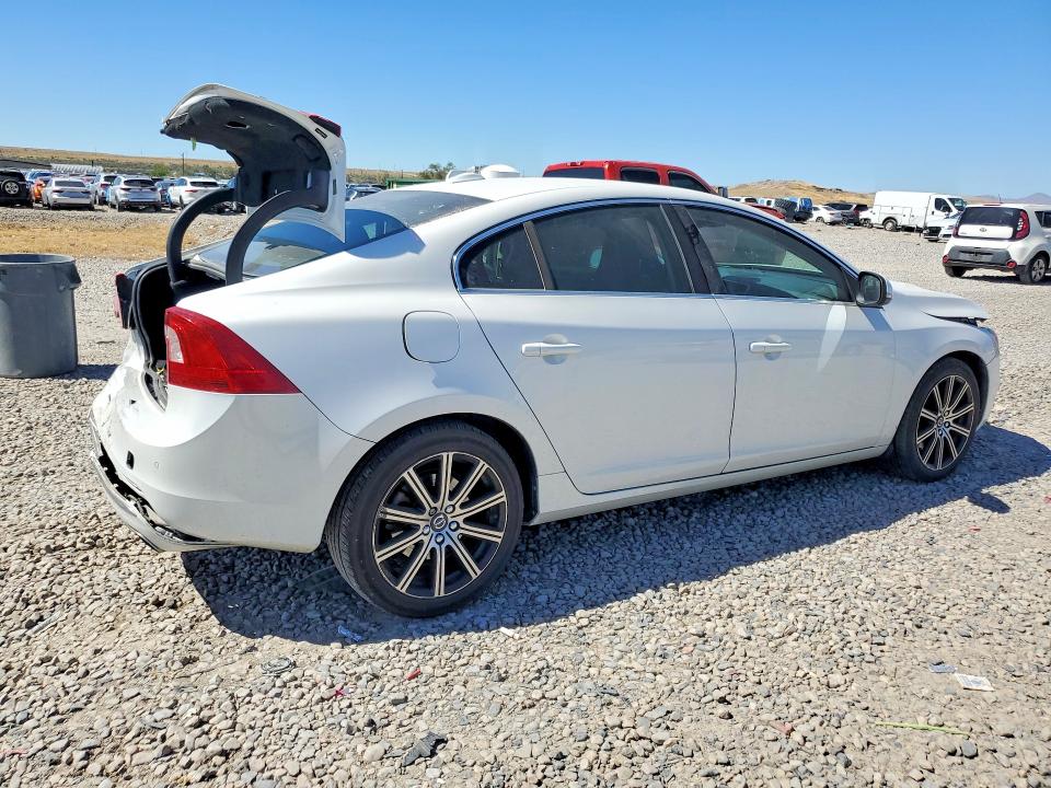 2017 Volvo S60 მანქანა იყიდება აუქციონზე, vin: LYV402TK9HB129878, აუქციონის ნომერი: 67741546