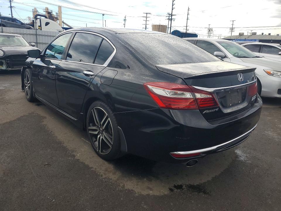 67995826 :رقم المزاد ، 1HGCR2F13HA258521 vin ، 2017 Honda Accord مزاد بيع