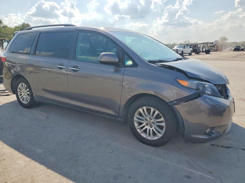 Продажа на аукционе авто 2017 Toyota Sienna, vin: 5TDYZ3DC3HS796234, номер лота: 68409416