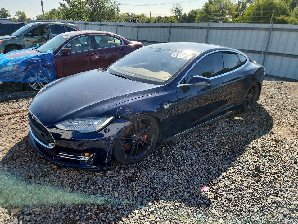 68937146 :رقم المزاد ، 5YJSA1H13EFP42409 vin ، 2014 Tesla Model S مزاد بيع