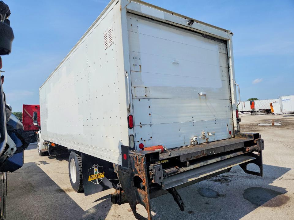 63336336 :رقم المزاد ، 3ALACWDTXHDJF8285 vin ، 2017 Freightliner M2 مزاد بيع