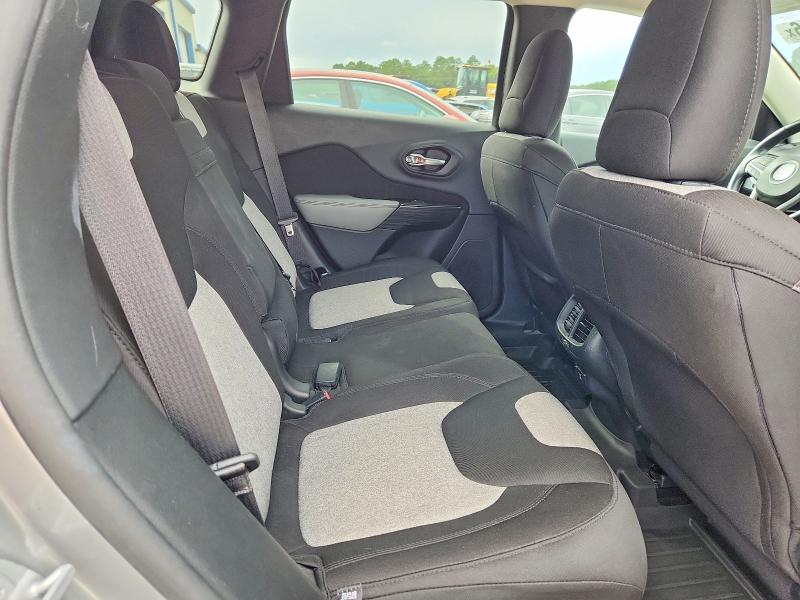 68888706 :رقم المزاد ، 1C4PJMCS2EW318156 vin ، 2014 Jeep Cherokee مزاد بيع