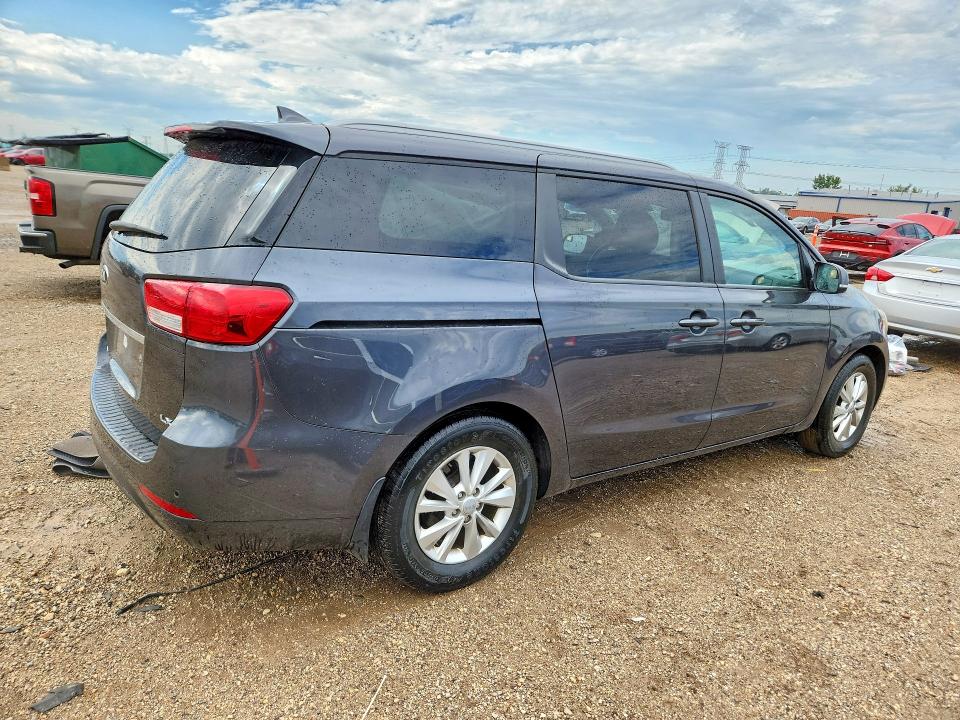 68920046 :رقم المزاد ، KNDMB5C12H6322712 vin ، 2017 Kia Sedona مزاد بيع