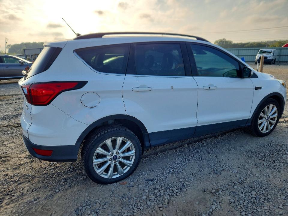 Продаж на аукціоні авто 2019 Ford Escape, vin: 1FMCU9HD2KUC45788, номер лоту: 69447936