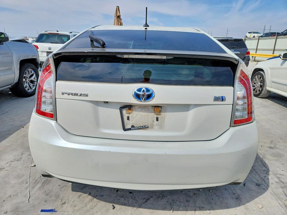 2014 Toyota Prius მანქანა იყიდება აუქციონზე, vin: JTDKN3DUXE1745851, აუქციონის ნომერი: 70070216