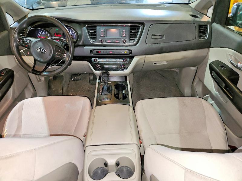 70473626 :رقم المزاد ، KNDMB5C12H6233867 vin ، 2017 Kia Sedona مزاد بيع