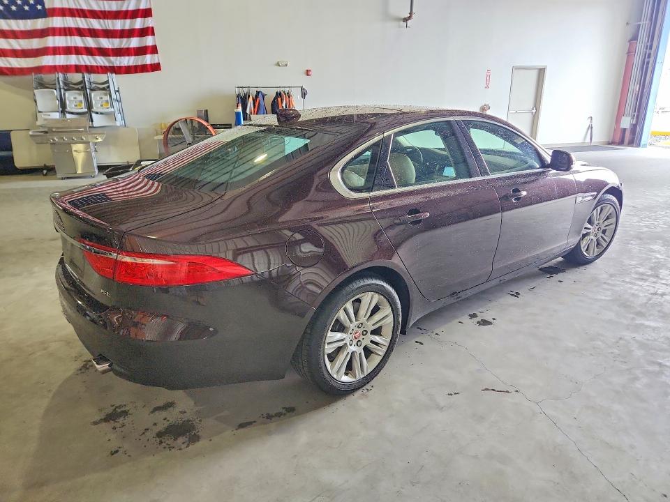 Auction sale of the 2017 Jaguar Xf, vin: SAJBD4BV9HCY29254, lot number: 69898296