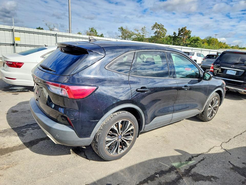 Продаж на аукціоні авто 2021 Ford Escape, vin: 1FMCU0G62MUA41980, номер лоту: 71019406