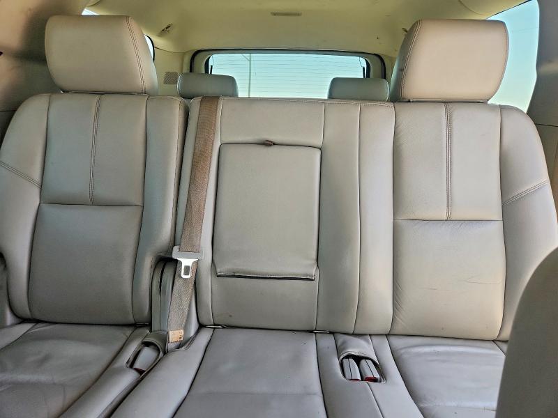 68231816 :رقم المزاد ، 1GNSCJE04ER121882 vin ، 2014 Chevrolet Suburban مزاد بيع