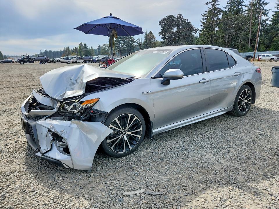 2018 Toyota Camry Hybrid მანქანა იყიდება აუქციონზე, vin: 4T1B21HK7JU007984, აუქციონის ნომერი: 70023286