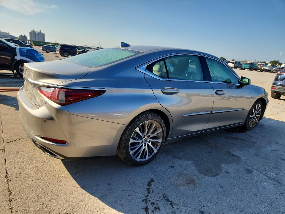 68507686 :رقم المزاد ، 58ABZ1B11KU031364 vin ، 2019 Lexus Es مزاد بيع
