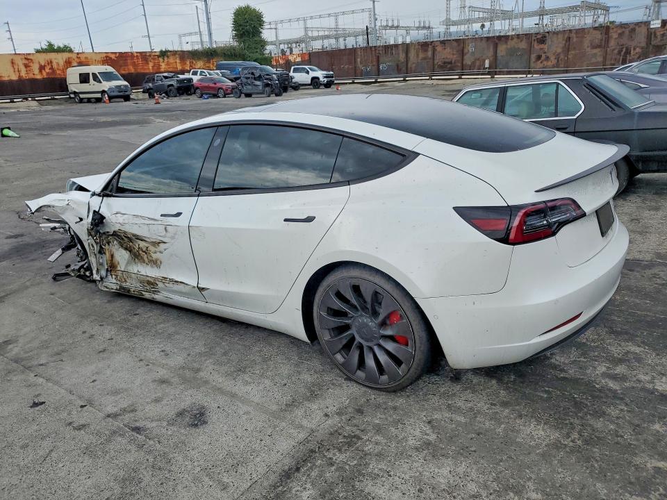 68104156 :رقم المزاد ، 5YJ3E1EC9NF239434 vin ، 2022 Tesla Model 3 مزاد بيع