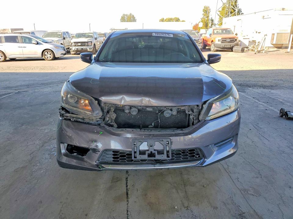 70526376 :رقم المزاد ، 1HGCR2F37FA260688 vin ، 2015 Honda Accord مزاد بيع