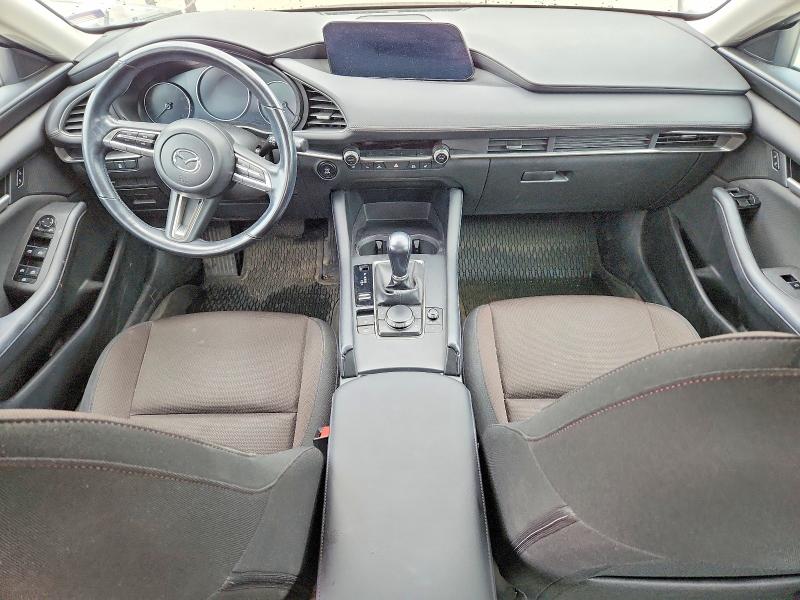 68189016 :رقم المزاد ، JM1BPBCL8N1505596 vin ، 2022 Mazda 3 مزاد بيع