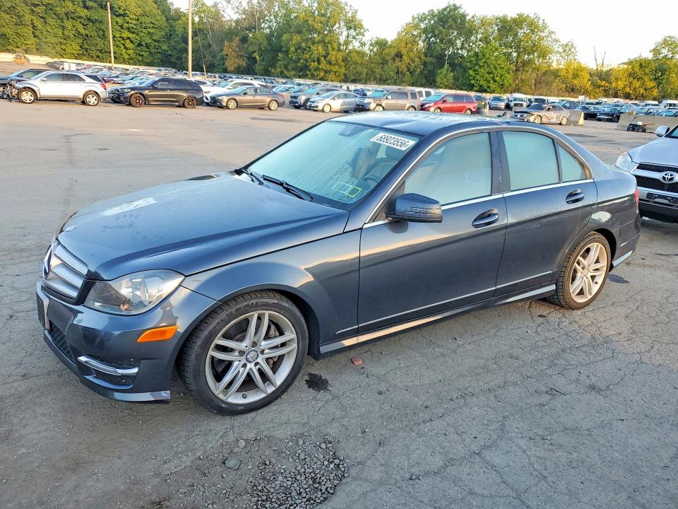 Продаж на аукціоні авто 2013 Mercedes-benz C, vin: WDDGF8AB4DG141040, номер лоту: 68923556