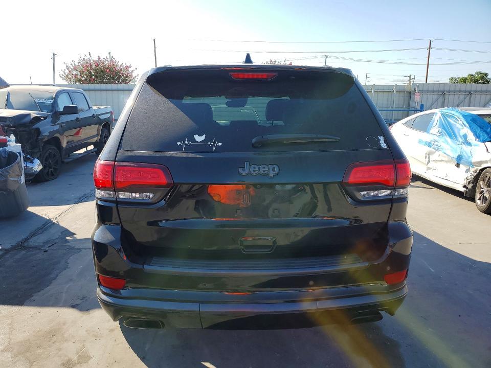 67988806 :رقم المزاد ، 1C4RJECG7JC327277 vin ، 2018 Jeep Grand Cherokee مزاد بيع