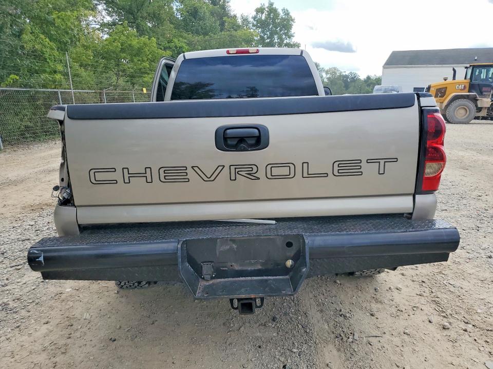 2004 Chevrolet Silverado მანქანა იყიდება აუქციონზე, vin: 1GCHK24124E140975, აუქციონის ნომერი: 68320646