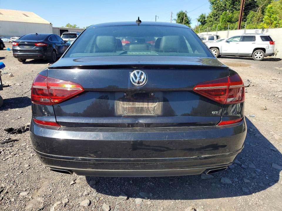 2018 Volkswagen Passat მანქანა იყიდება აუქციონზე, vin: 1VWJM7A31JC037601, აუქციონის ნომერი: 68156466