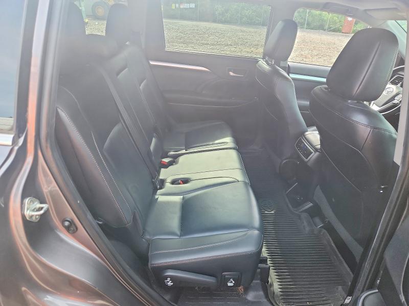 68051706 :رقم المزاد ، 5TDJZRFH4KS613380 vin ، 2019 Toyota Highlander مزاد بيع