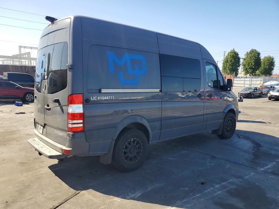 68571756 :رقم المزاد ، WD3PE7DD1GP203884 vin ، 2016 Mercedes-benz Sprinter مزاد بيع