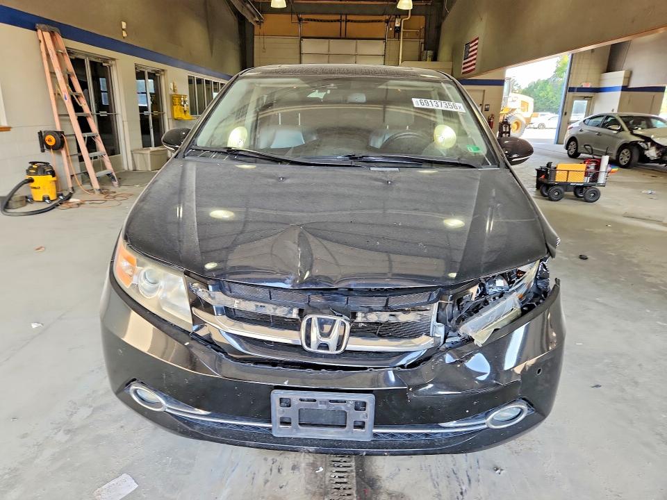 69137356 :رقم المزاد ، 5FNRL5H9XFB043589 vin ، 2015 Honda Odyssey مزاد بيع