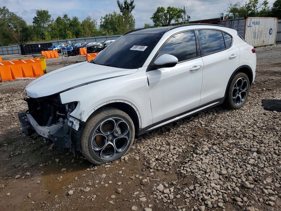 69911956 :رقم المزاد ، ZASPAKBNXN7D32288 vin ، 2022 Alfa Romeo Stelvio مزاد بيع