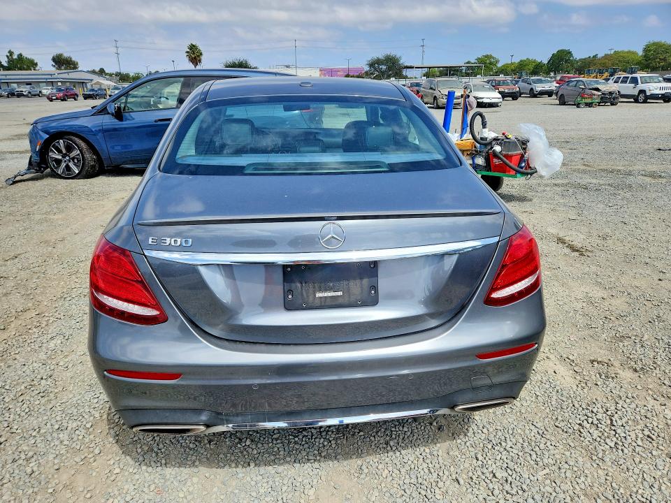 2018 Mercedes-benz E მანქანა იყიდება აუქციონზე, vin: WDDZF4JB7JA399102, აუქციონის ნომერი: 68967866