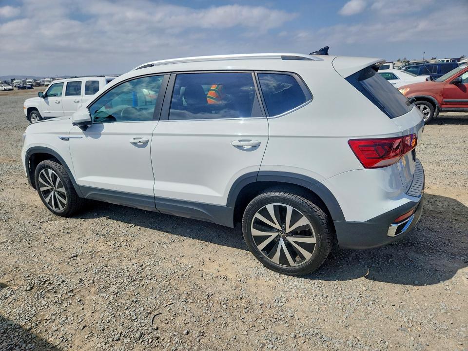 Продажа на аукционе авто 2022 Volkswagen Taos, vin: 3VVRX7B21NM008219, номер лота: 69229216