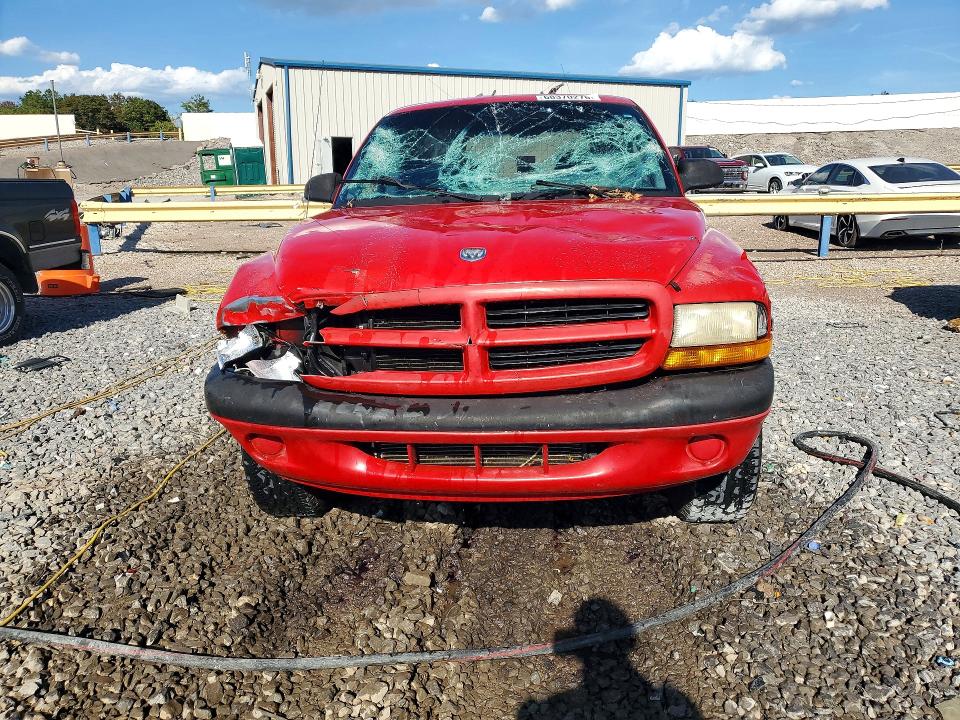 68370276 :رقم المزاد ، 1B4HS28NXYF145206 vin ، 2000 Dodge Durango مزاد بيع