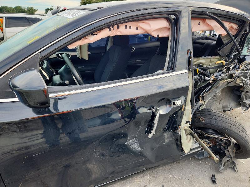 2015 Nissan Sentra მანქანა იყიდება აუქციონზე, vin: 3N1AB7AP3FL672751, აუქციონის ნომერი: 70094696