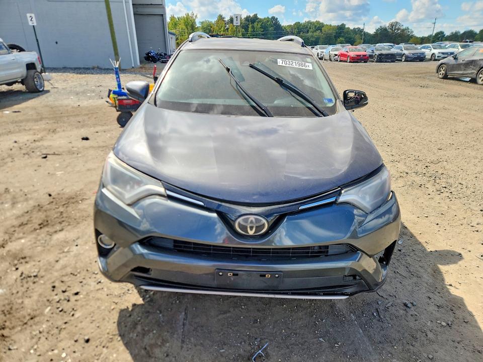 Aukcja sprzedaży 2017 Toyota Rav4, vin: JTMRFREV3HJ708554, numer aukcji: 70321986