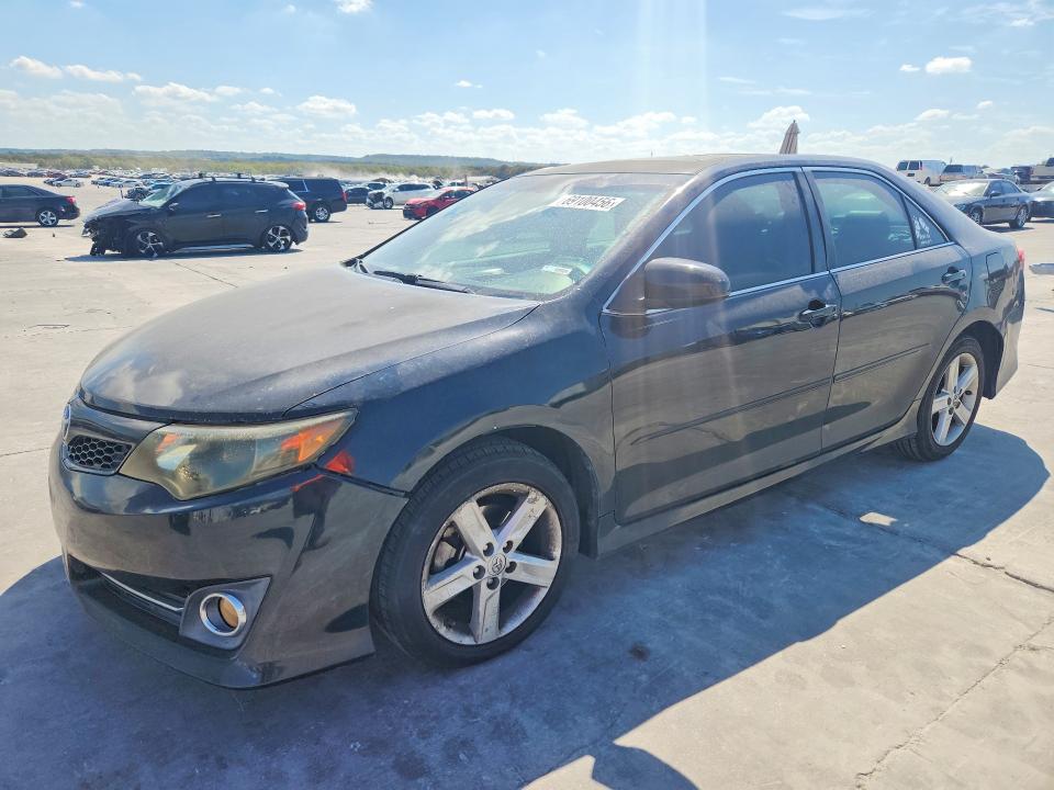 69100456 :رقم المزاد ، 4T1BF1FK4EU869539 vin ، 2014 Toyota Camry مزاد بيع