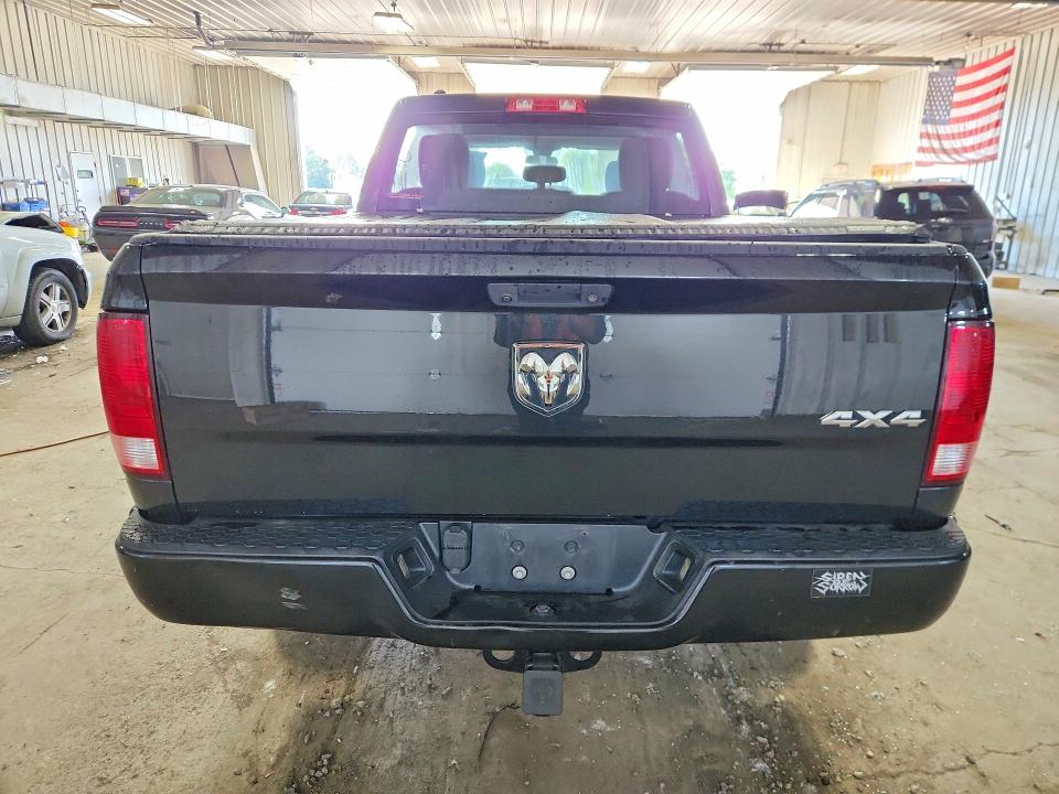 70482386 :رقم المزاد ، 1C6RR7FG7HS631555 vin ، 2017 Ram 1500 مزاد بيع