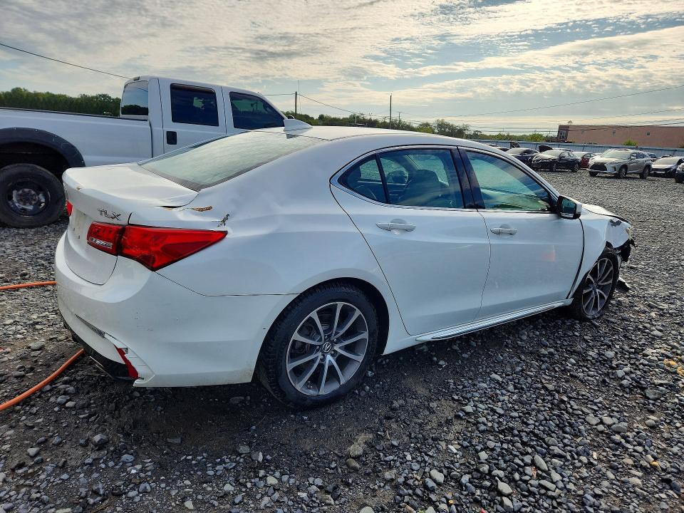 2018 Acura Tlx მანქანა იყიდება აუქციონზე, vin: 19UUB2F58JA002215, აუქციონის ნომერი: 68573326