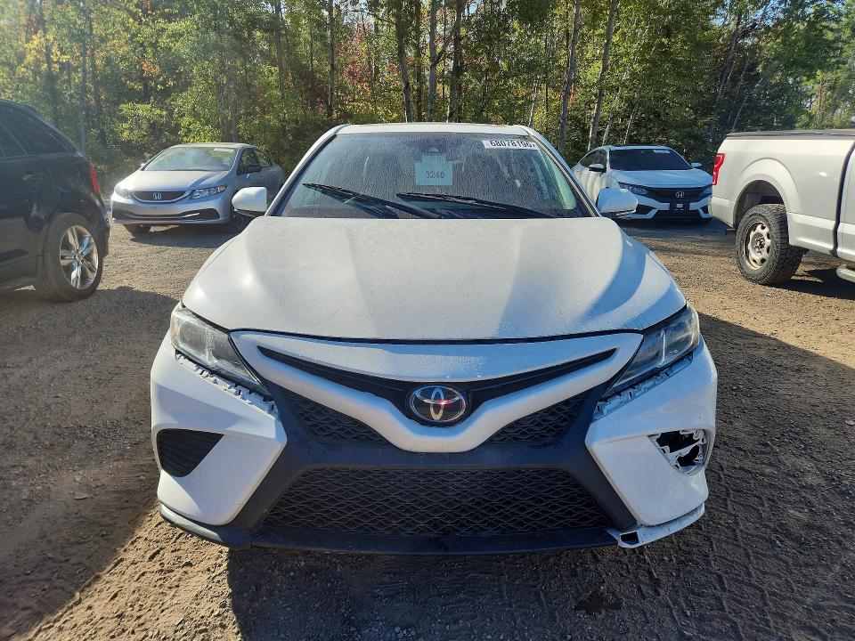 68078196 :رقم المزاد ، 4T1J11AK8LU933449 vin ، 2020 Toyota Camry مزاد بيع