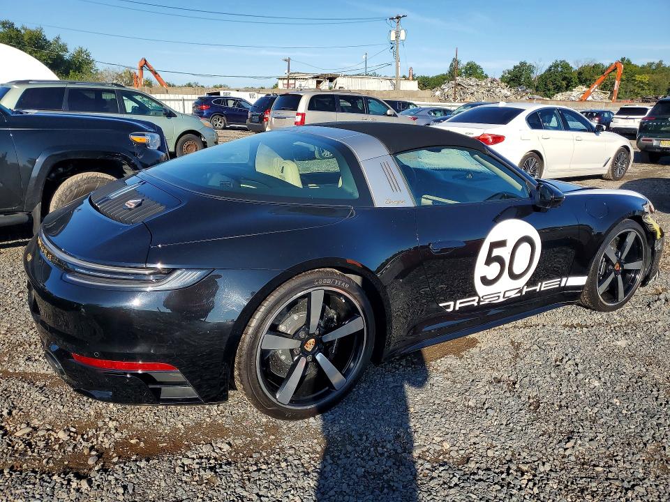 71061756 :رقم المزاد ، WP0BB2A92MS235716 vin ، 2021 Porsche 911 مزاد بيع