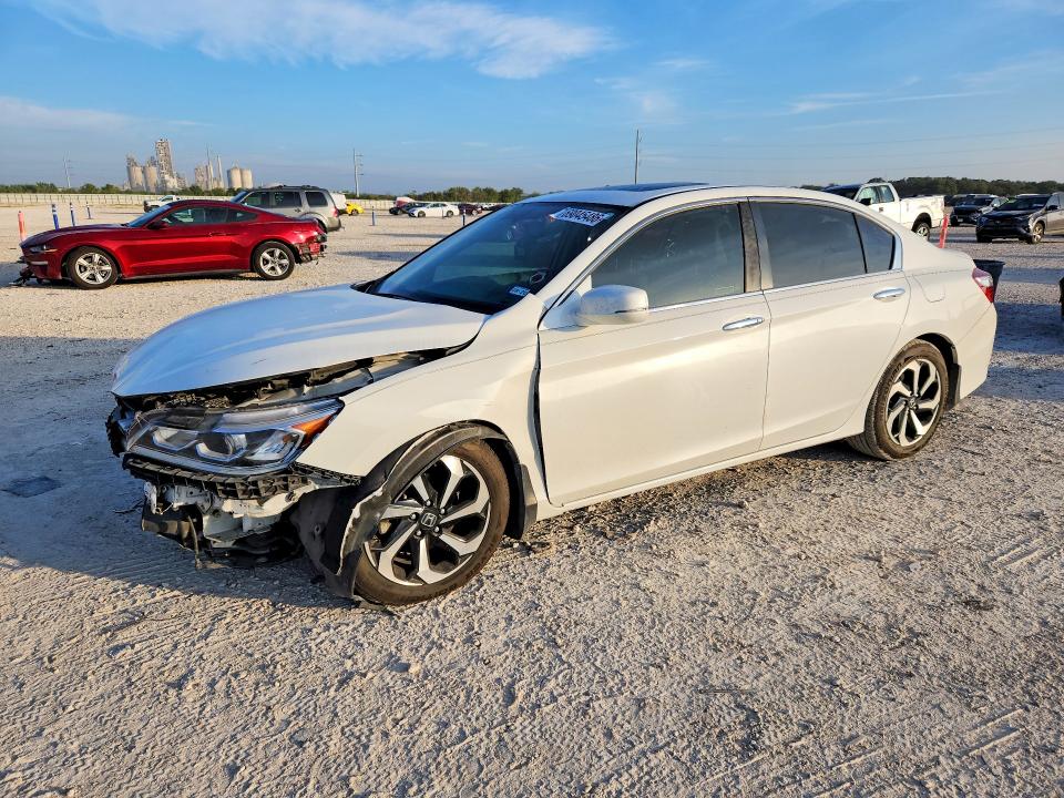 Продаж на аукціоні авто 2017 Honda Accord, vin: 1HGCR2F82HA024254, номер лоту: 69045486