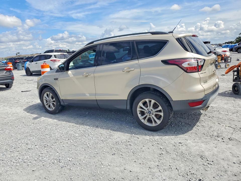 70922676 :رقم المزاد ، 1FMCU9GD1HUC57702 vin ، 2017 Ford Escape مزاد بيع