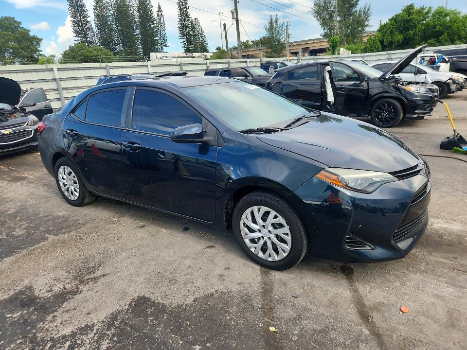 Aukcja sprzedaży 2018 Toyota Corolla, vin: 5YFBURHE5JP842972, numer aukcji: 68044976