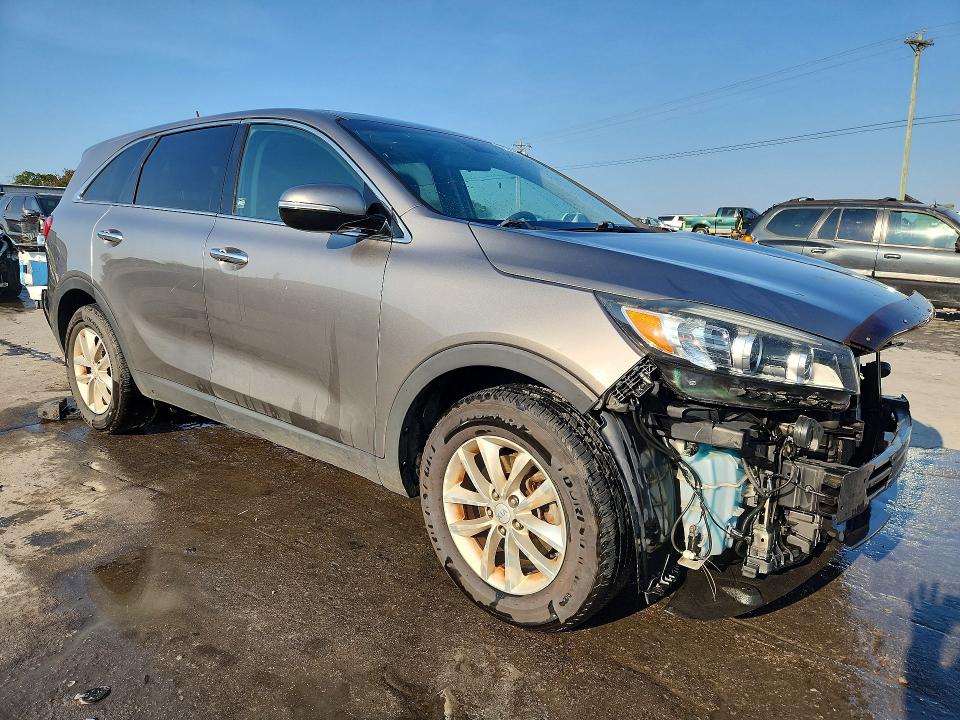 69041026 :رقم المزاد ، 5XYPG4A33HG246850 vin ، 2017 Kia Sorento مزاد بيع