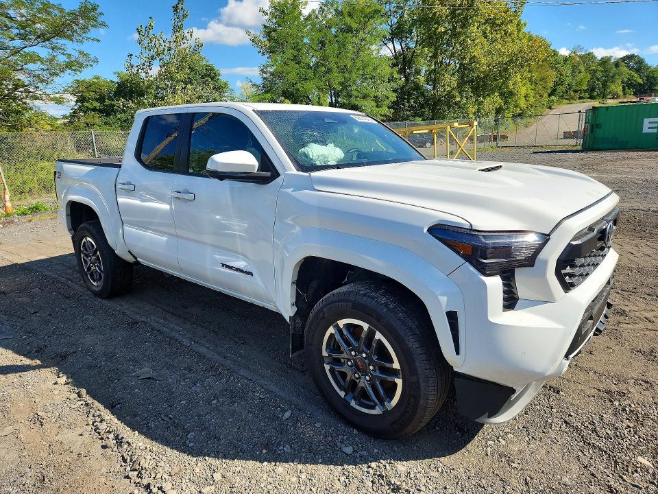 69674376 :رقم المزاد ، 3TMLB5JN8RM066112 vin ، 2024 Toyota Tacoma مزاد بيع