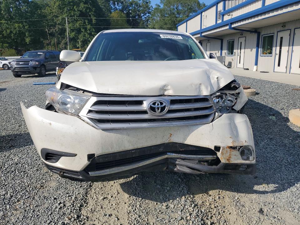 2013 Toyota Highlander მანქანა იყიდება აუქციონზე, vin: 5TDZK3EH6DS102245, აუქციონის ნომერი: 69236836