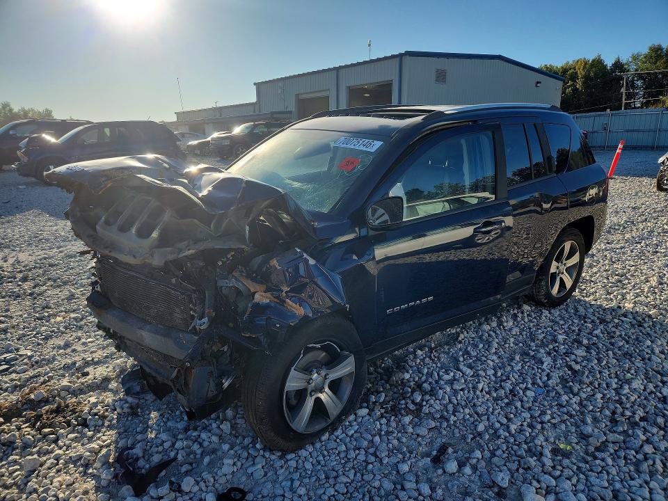 2017 Jeep Compass მანქანა იყიდება აუქციონზე, vin: 1C4NJCEA0HD102215, აუქციონის ნომერი: 70075146