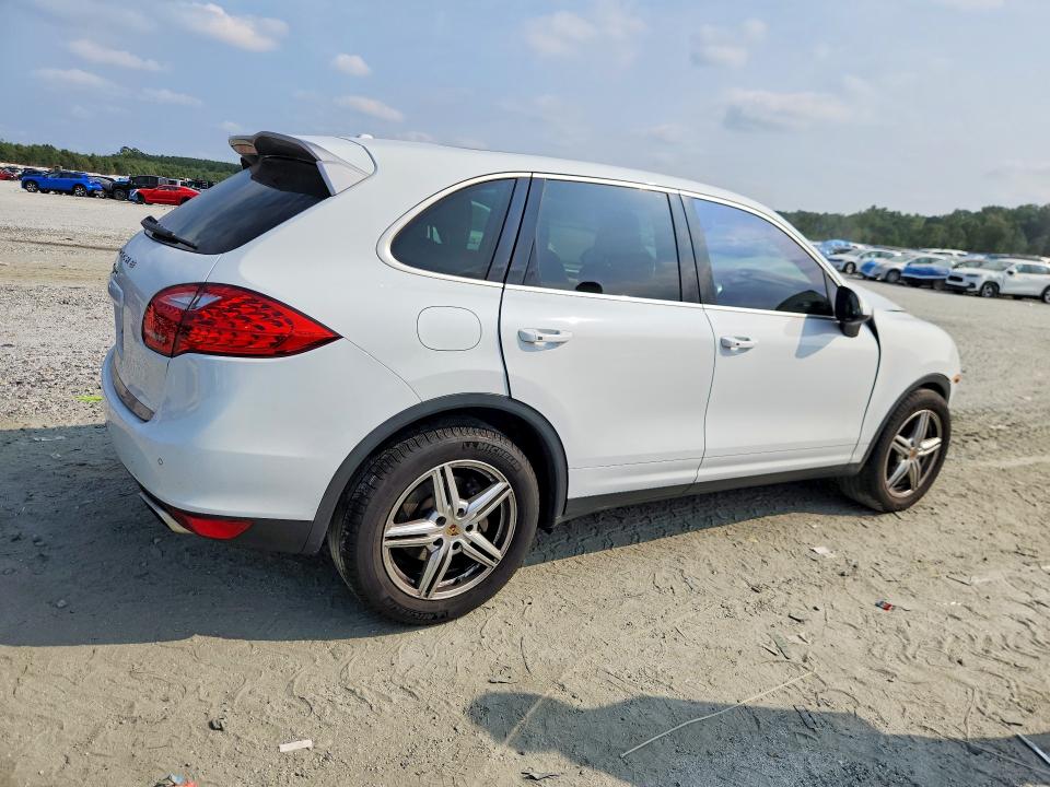 68816686 :رقم المزاد ، WP1AA2A29ELA93828 vin ، 2014 Porsche Cayenne مزاد بيع
